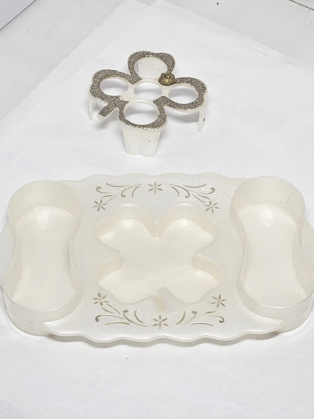 Vintage  White Plastic Vanity Makeup Jewelry Tray with Glitter Accent